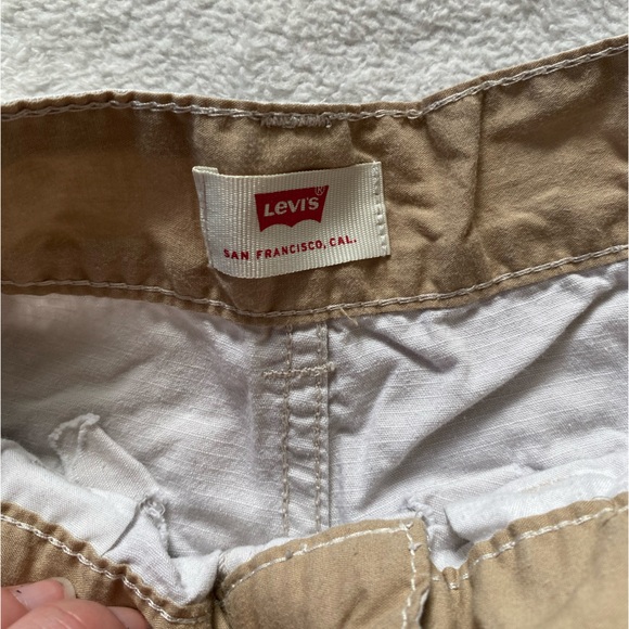 Boys size 8 shorts - Picture 2 of 3